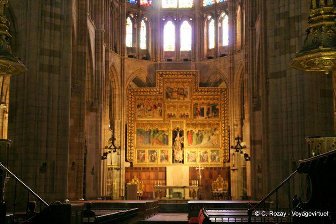 Altar mit Altarbild Maria gewidmet, von Nicolás Francés, León Kathedrale gemalt - Spanien