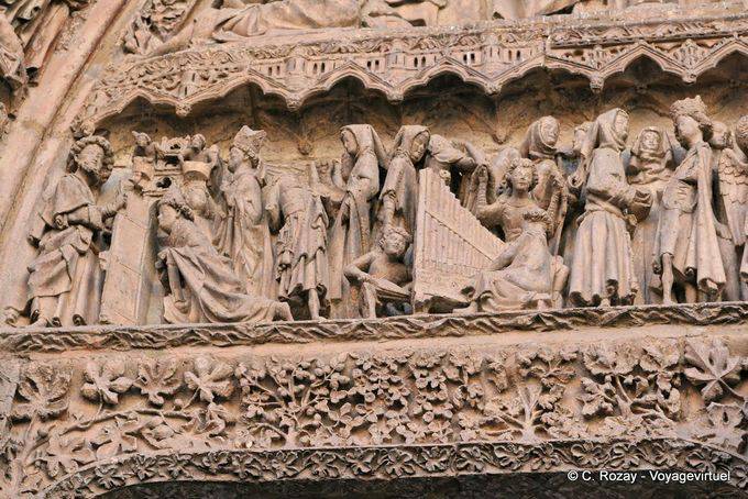 Mit Musikinstrumenten Selig, das Portal von der Weißen Frau, Kathedrale León - Spanien