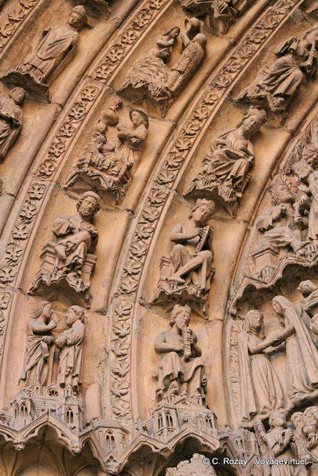 Detail der Skulpturen des portada San Juan, Kathedrale von León - Spanien