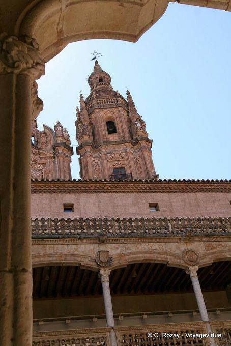 Eine andere Ansicht von Las Escuelas Menores der Universidad Salamanca - Spanien