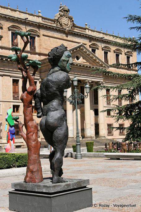 Grüne Gesicht Skulptur, Plaza Anaya, Salamanca - Spanien