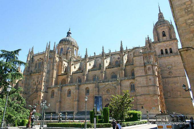 Allgemeine Ansicht der Kathedrale Nueva Platz Anaya, Salamanca - Spanien