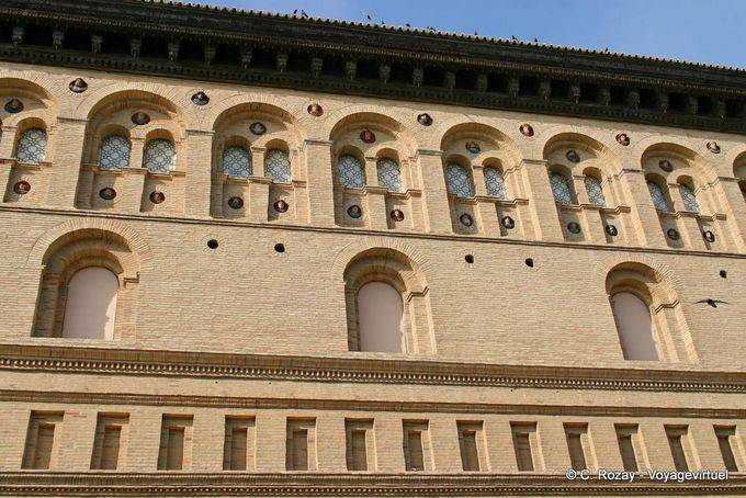 Fassade der Lonja, Blick von der Calle Don Jaime 1, Zaragoza - Spanien