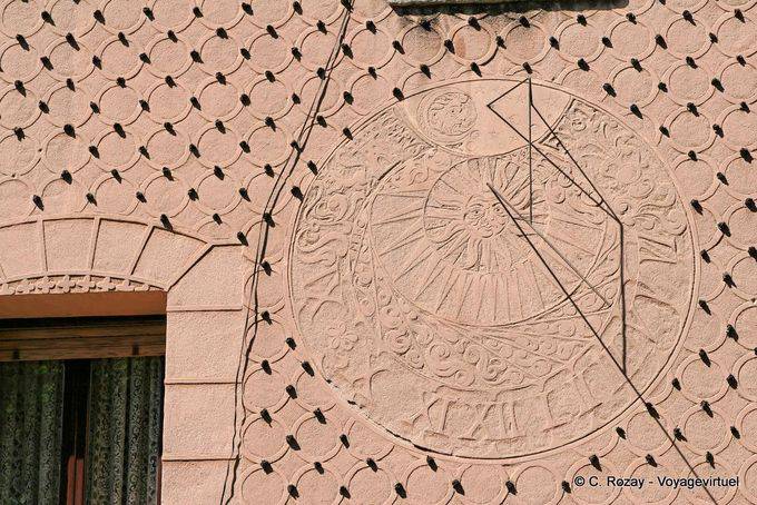 Sonnenuhr auf ein Haus, Plaza de la Merced, Segovia - Spanien