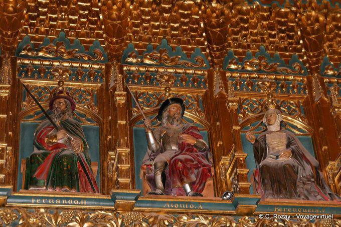 Halle der Könige, Fries aus 52 Statuen der Könige von Kastilien und Leon, Alcazar, Segovia zusammen - Spanien