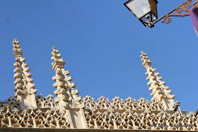 Stein Spitzen der Kathedrale von Santa María Segovia - Spanien