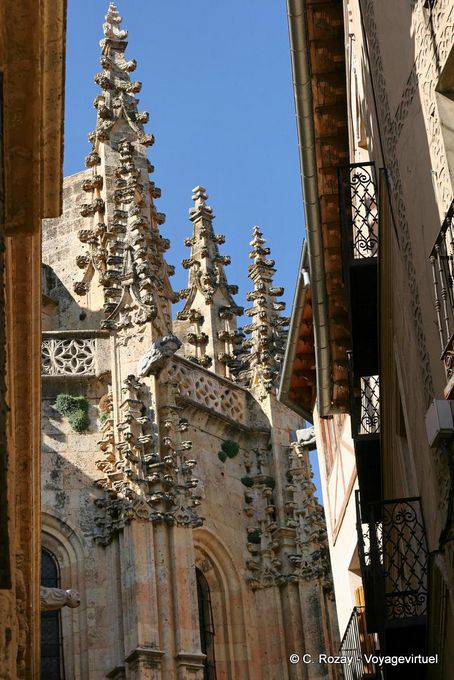 Außerhalb einer der Kapellen, der Kathedrale von Segovia - Spanien
