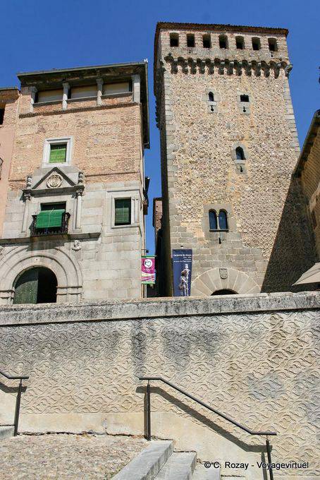 Torreon de Lozoya, von der Plaza San Martin, Segovia gesehen - Spanien