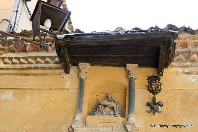 Maria mit dem toten Christus in ihren Armen, Segovia - Spanien