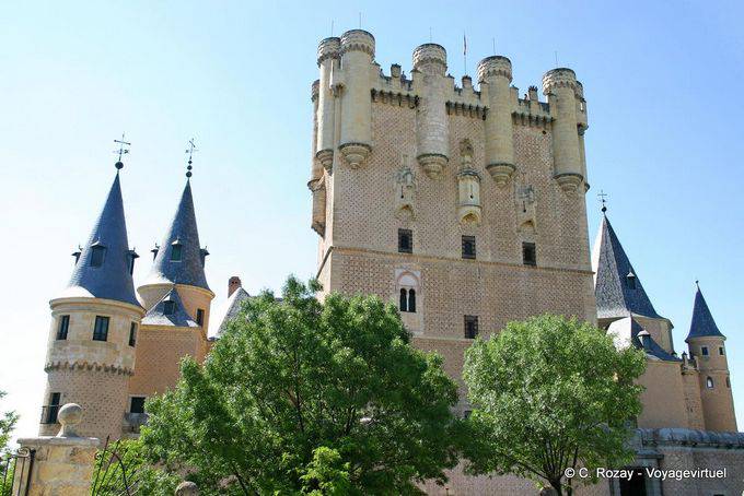 Alcazar, eine andere Ansicht des Juan Tower 2, Segovia - Spanien