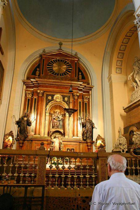 Altar der Jungfrau Maria, die Basilika Nuestra Señora del Pilar de Zaragoza gewidmet - Spanien