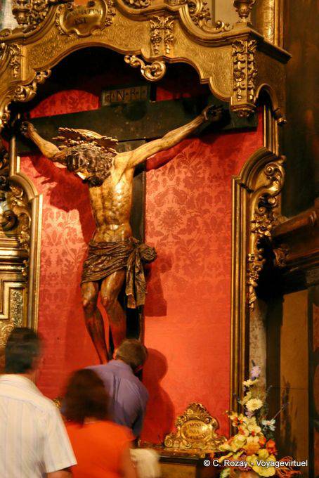 Die Hingabe an Christus am Kreuz-Catedral Basilica de Nuestra Señora del Pilar, Zaragoza - Spanien