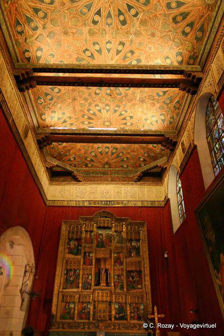 Kapelle mit großer Altarbild der kastilischen Schule des sechzehnten Jahrhunderts, Alcazar, Segovia - Spanien
