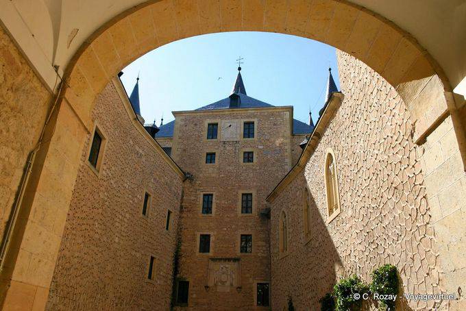 Hof des Alcázar von Segovia - Spanien