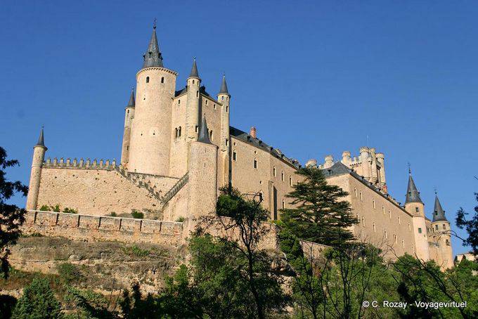 Alcazar gesehen von der Calle Cuesta de Los Hoyos, Segovia - Spanien