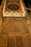 Portico de Nuestra Señora la Blanca Nachtansicht, Kathedrale von León, Spanien.