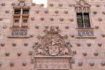 Wappen und Muscheln, Casa de las Conchas, Salamanca, Spanien.