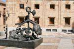 Moderne Kunst, Metall-Statue, Plaza Anaya, Salamanca, Spanien.
