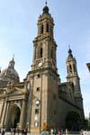 Türme der Basilika Nuestra Señora del Pilar, Zaragoza, Spanien.