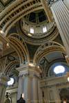 Eine Kuppel des Kirchenschiffs des Briefes, in der Basilica del Pilar, Zaragoza, Spanien.