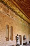 Zimmer der Galley, Rüstungen und Fries Mudejar Putz, Alcazar, Segovia, Spanien.
