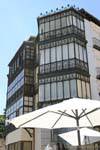 Typische vollkommen renovierte, Ecke Calle Cervantes und Juan Bravo, Segovia, Spanien.