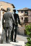 Statuen Blick zurück, durch die Calle del Socorro, Segovia Ankunft, Spanien.