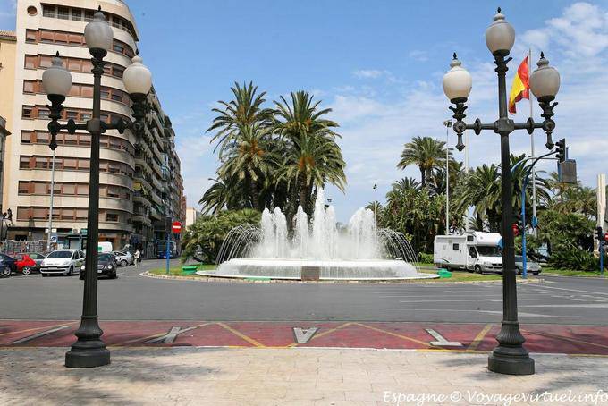 Alicante, Plaza Puerta del Mar - Spanien
