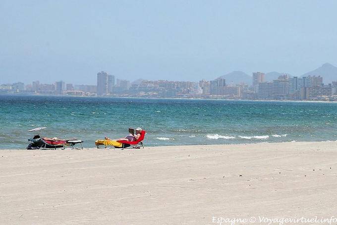 Mare Menor, La Manga, sitzt vor der Blöcke - Spanien