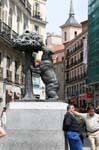 Statue der Bär und der Erdbeerbaum, Antonio Santafe, Puerta del Sol, Madrid, Spanien.