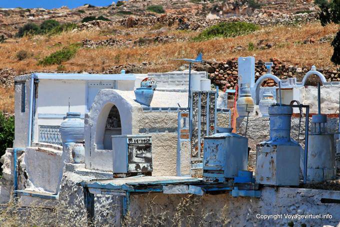 Kimolos, bizarre Hause - Griechenland