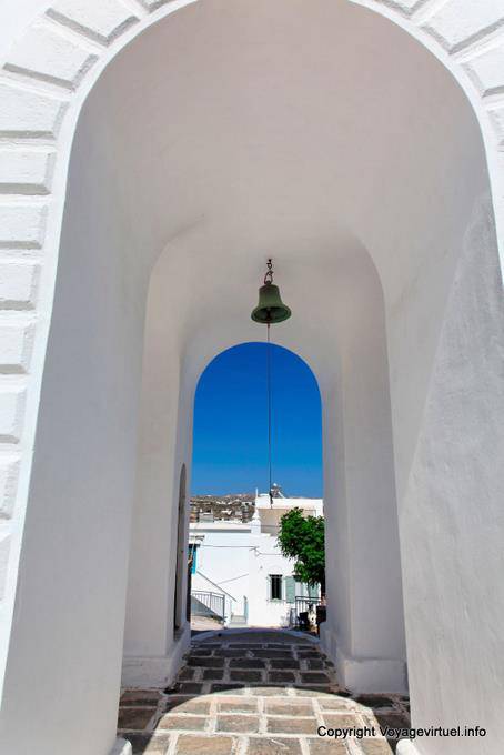 Milos, Adamas, Glocke Agios Haralambos - Griechenland