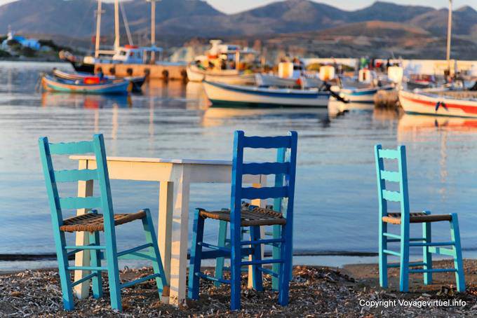 Milos, Pollonia, Stühle Geschichte des Hafens - Griechenland