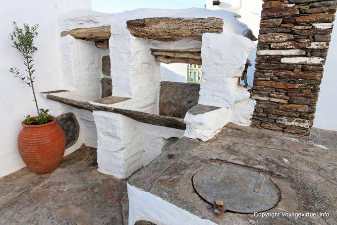 Sifnos, Apollonia, alten Brunnen und Wasch - Griechenland