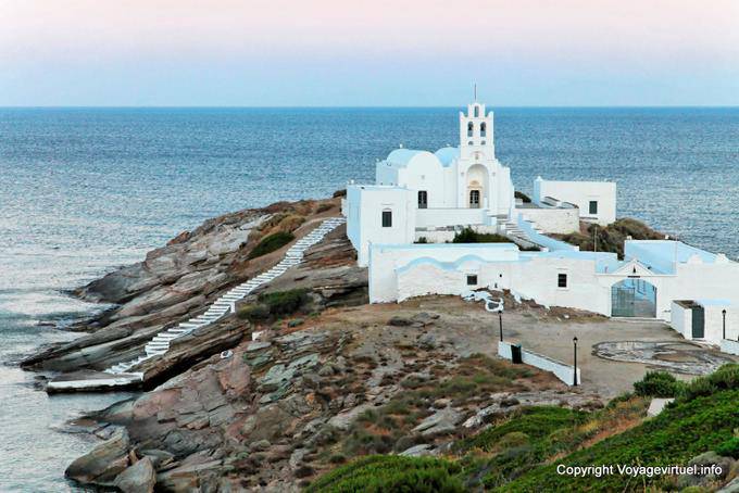 Sifnos Panagia Chryssopigi, seltsames Licht - Griechenland