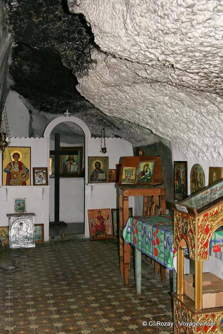 Didyma Kapelle unter dem Felsen, Dydime - Griechenland
