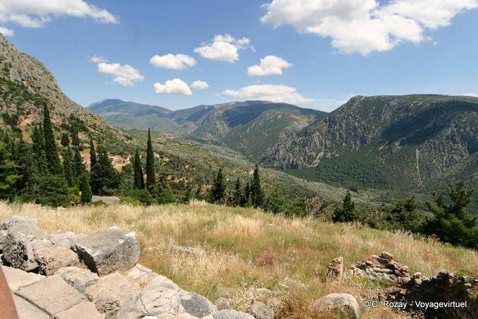 Panorama auf die umliegenden Berge, Delphi - Griechenland