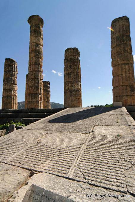 Erste Anstieg für Behinderte, Delphi - Griechenland