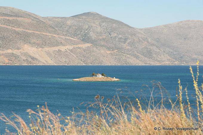 Islet Kolpos Iteas, Galaxidi - Griechenland