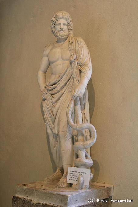 Statue des Asklepios, Archäologisches Museum von Epidaurus - Griechenland