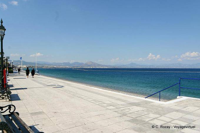 Gehen Strand Loutraki - Griechenland