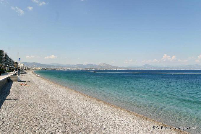 Weißer Sandstrand von Loutraki - Griechenland