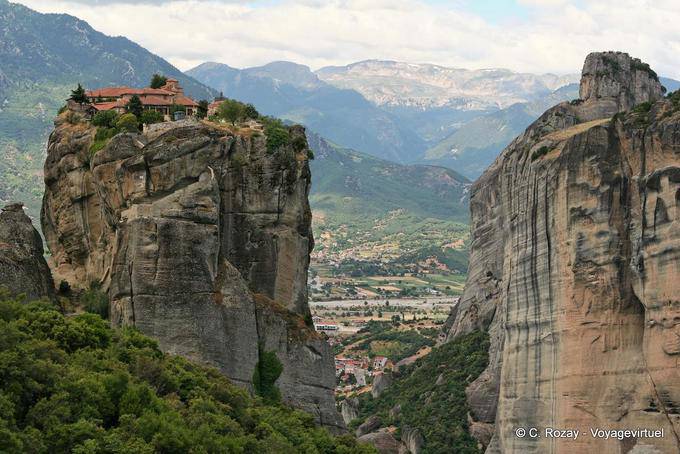 Sicht auf das Tal aus dem Kloster Aghia Triada, Meteora - Griechenland