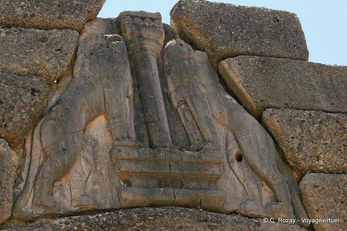 Geschnitzte Platte des Lion Gate, der Haupteingang der archäologischen Stätte von Mykene - Griechenland