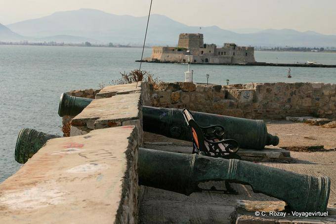 Guns auf der Bastion der fünf Brüder, Nafplion - Griechenland