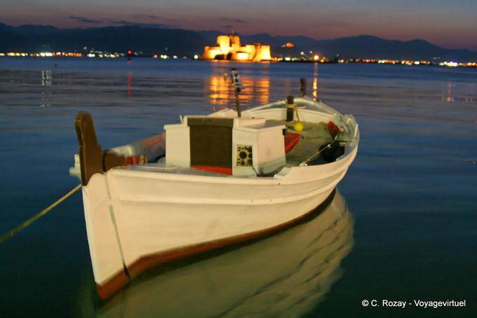 Boot im Golf von Argolis Nafplion - Griechenland