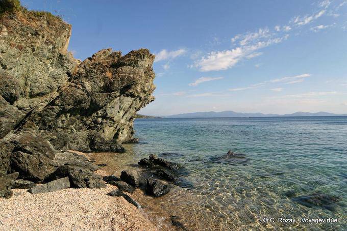 Vulkanische Felsen am Meer, Afissos, Pilion - Griechenland