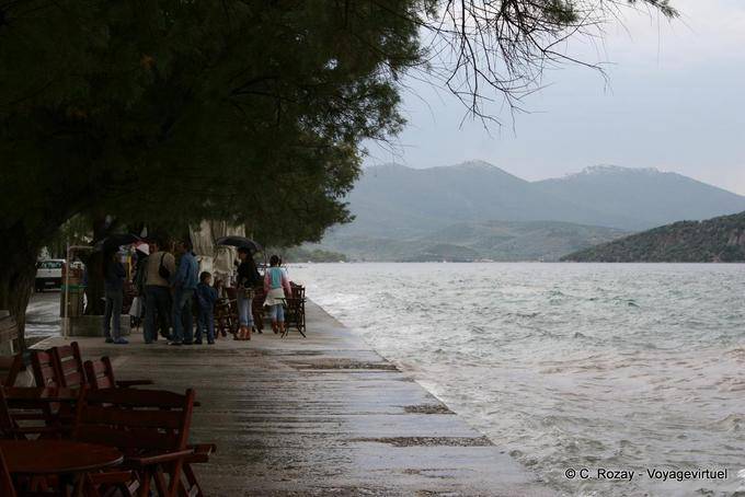 Rainy Spaziergang am Meer, Pelion Milina - Griechenland
