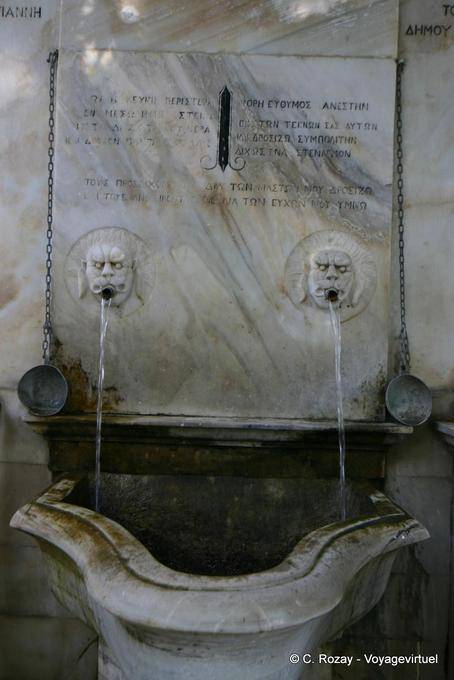 Fontaine Doppel Pinakates, Pilion - Griechenland