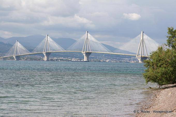 Patras, Charilaos Trikoupis Brücke zwischen Rion und Antirion - Griechenland